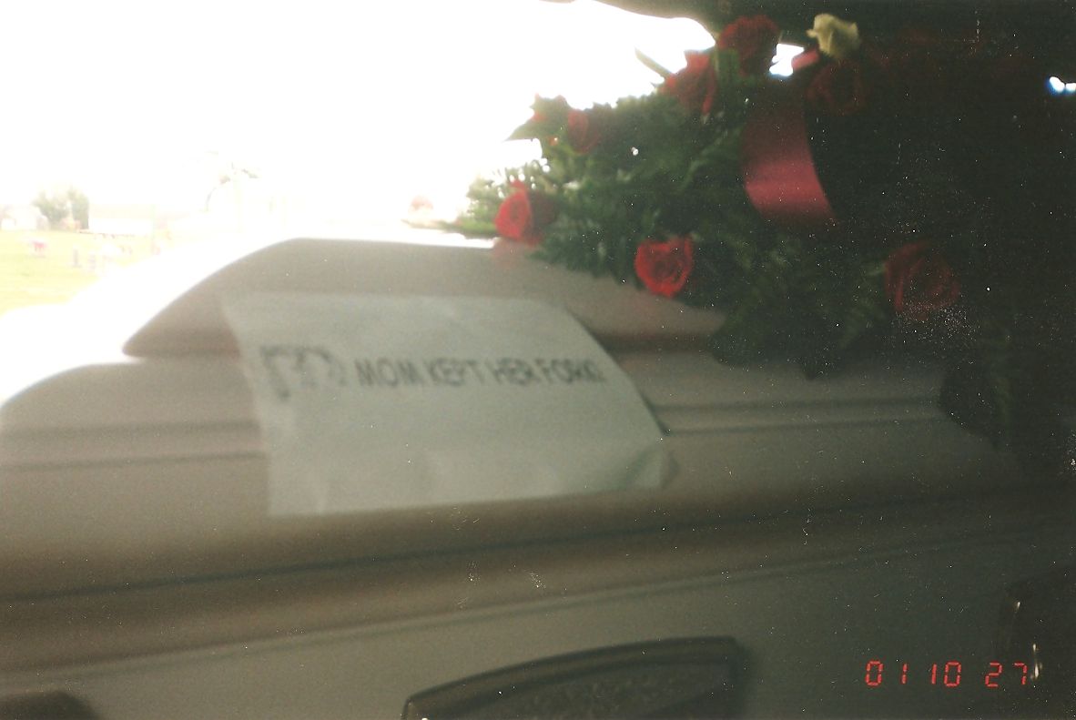 mom kept her fork sign on casket